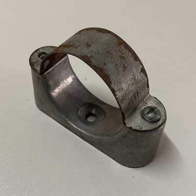 De buigzame Hete Gegalvaniseerde Metaalbuis zadelt 20mm 25mm het Ziekenhuiszadels